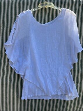 Hope and Harlow flowy top